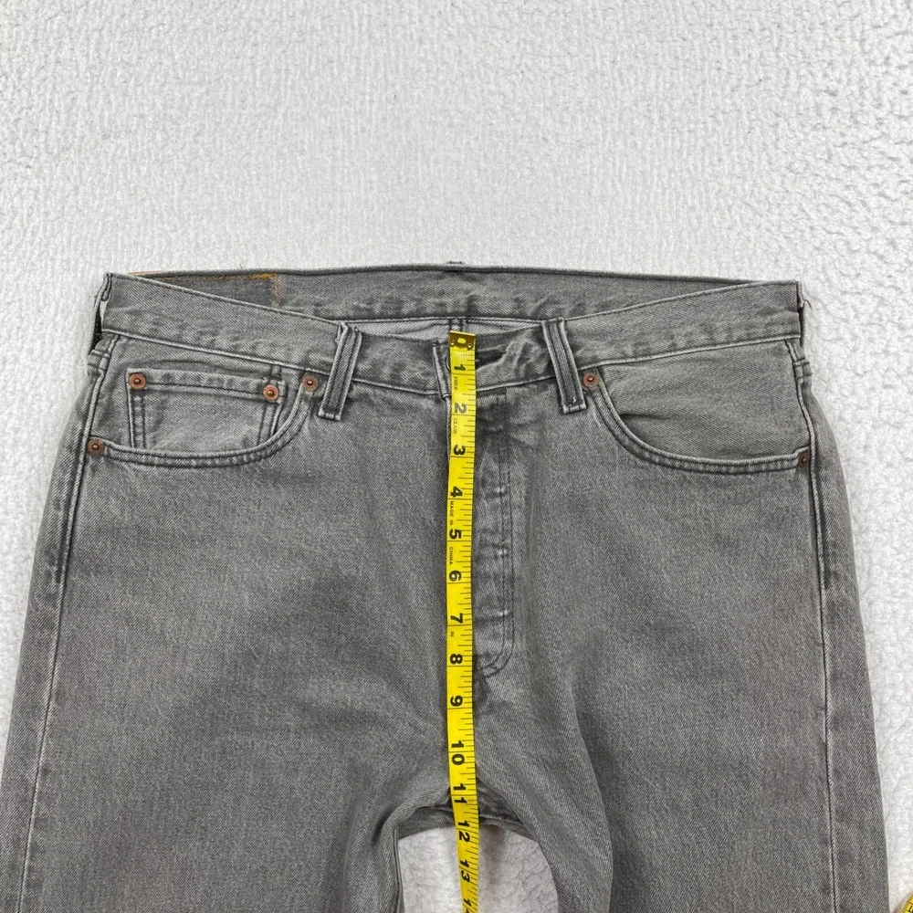 Levis Jeans Mens 33x30 Grey 501 Original Fit Button Fly Classic Streetwear